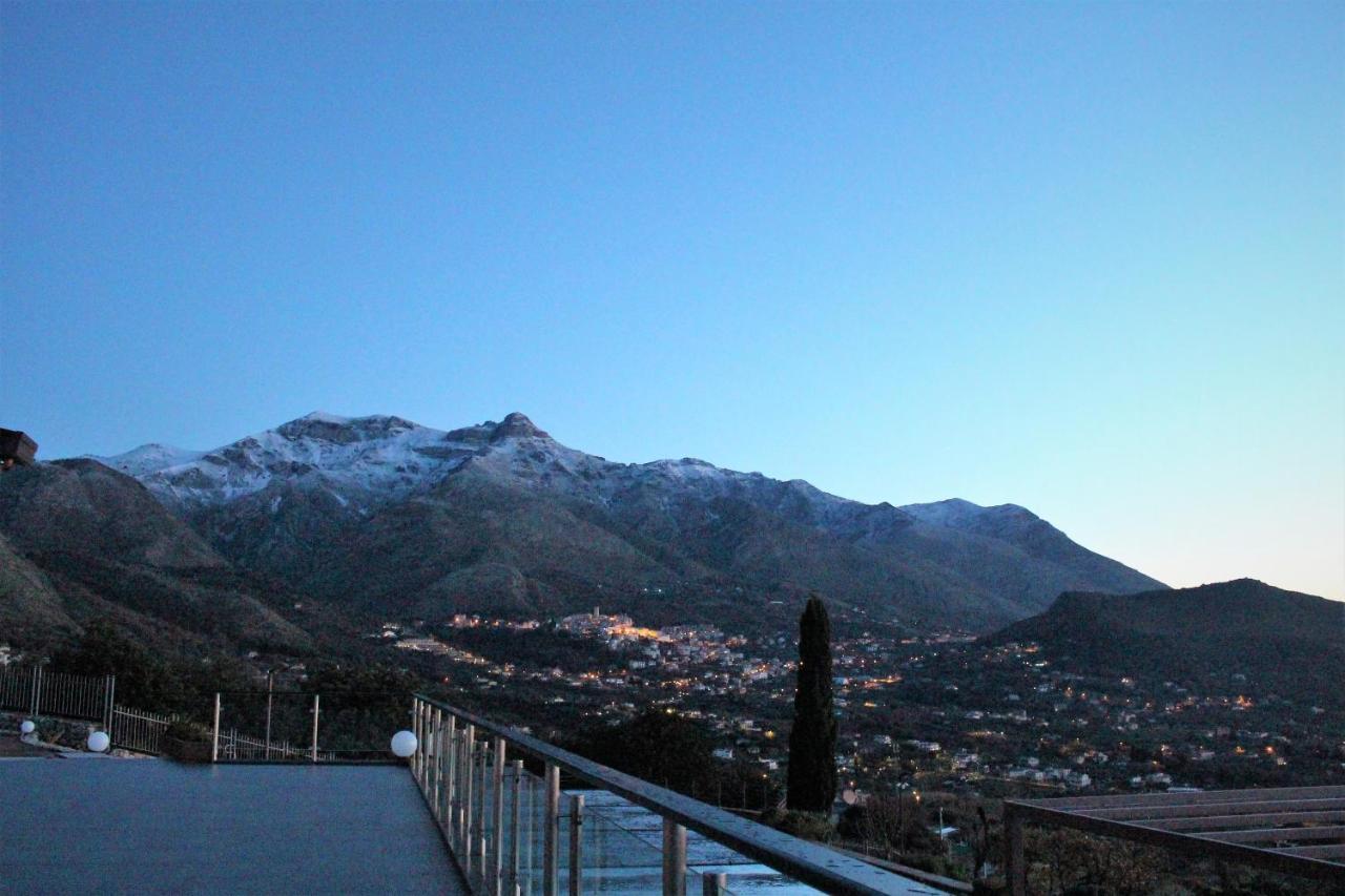 Villa Treglia B&B Формия Экстерьер фото
